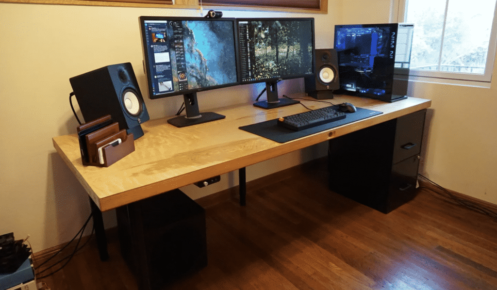 Top 5 Gaming Desks, May 2022