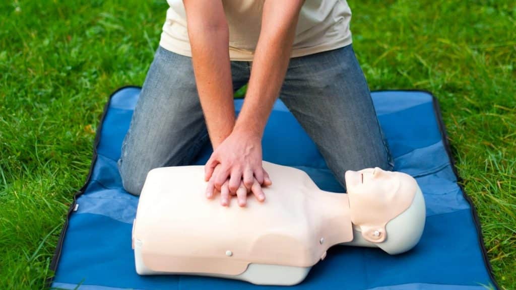 How Online CPR Certification Enhances Understanding of STD First Aid