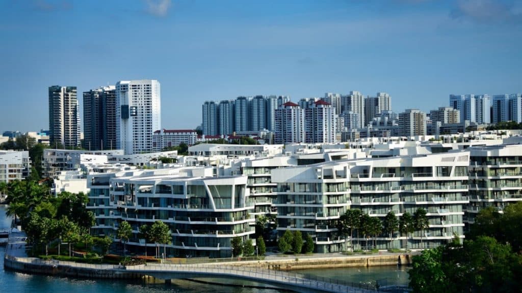 Singapore Condominiums vs. HDB Which is Right for You?